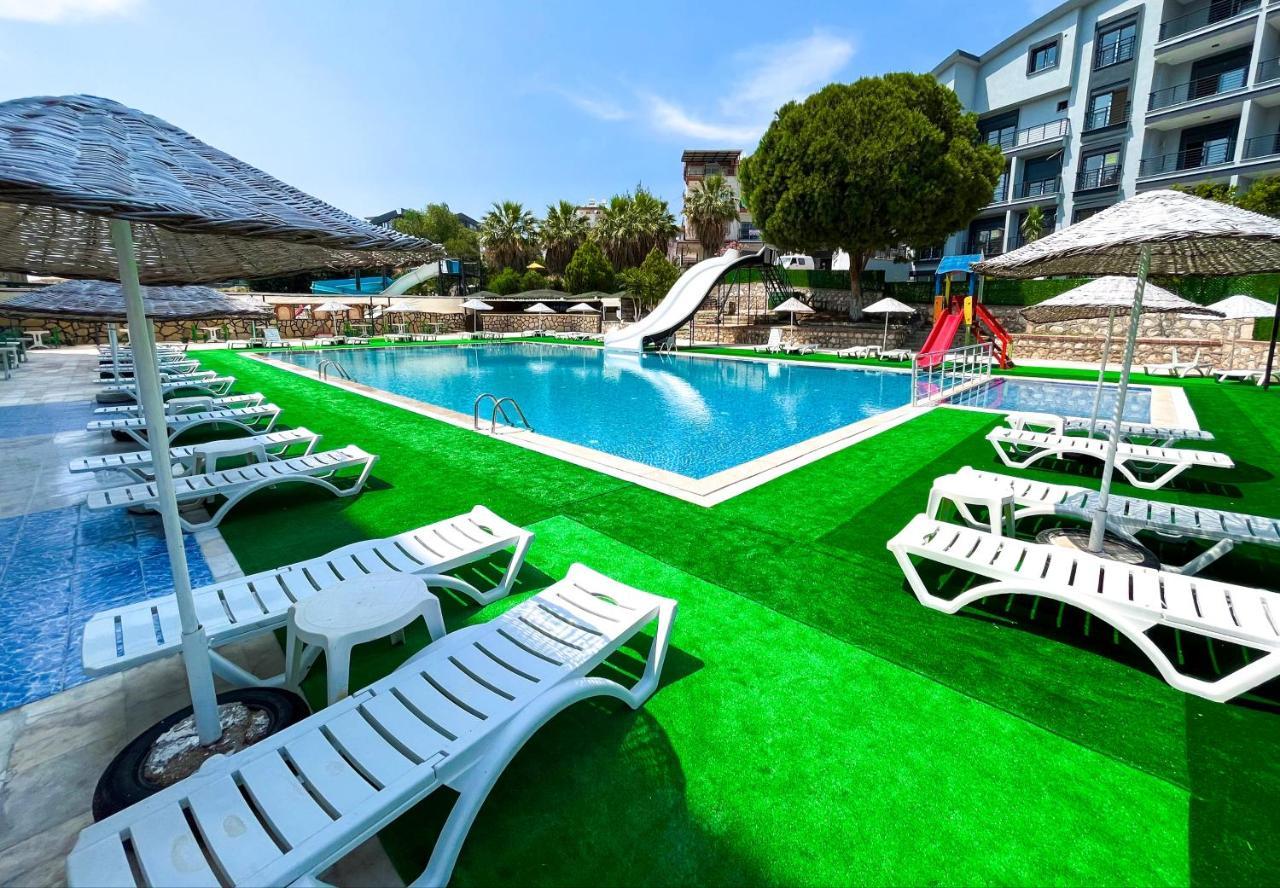 Hotel First Class Didim Exteriér fotografie