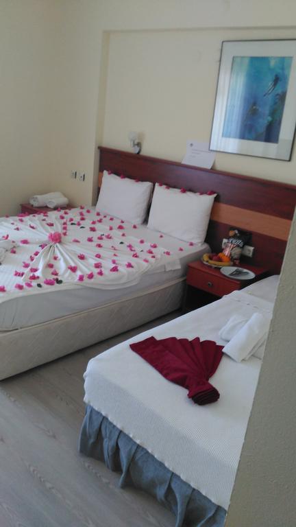 Hotel First Class Didim Exteriér fotografie